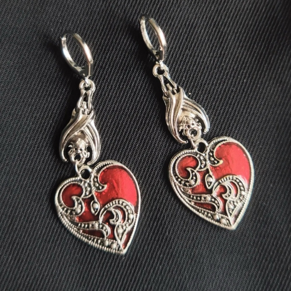 1 Pair Gothic Bat Heart Love Shape Pendant Round Buckle Silver Plated Earrings - Picture 12 of 12